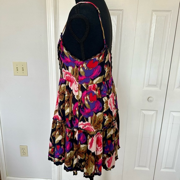 Urban Outfitters Black and Multicolor Floral mini dress. - Picture 4 of 7